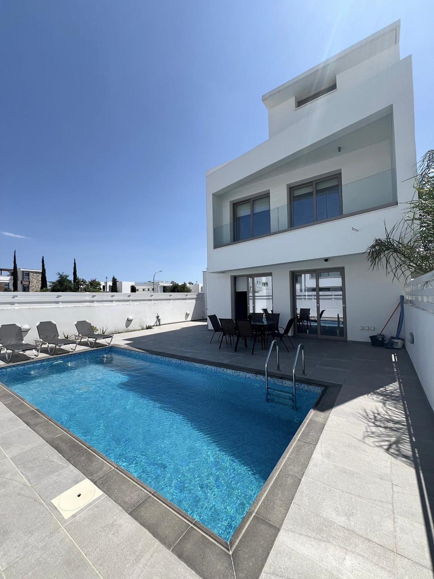 Hubstay - Seaview Villa Oriana In Larnaca, 10 Min Walk To The Beach Εξωτερικό φωτογραφία