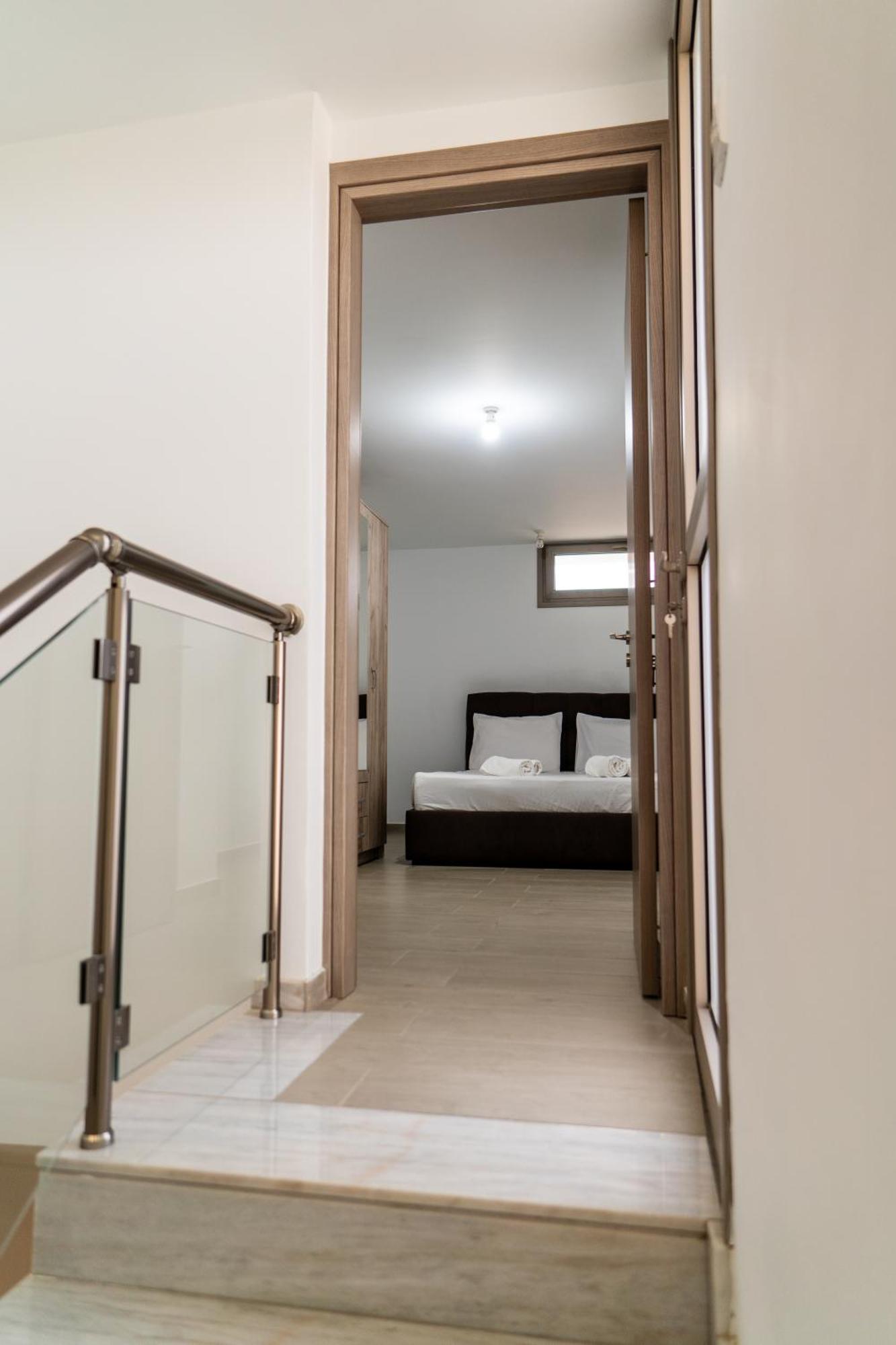 Hubstay - Seaview Villa Oriana In Larnaca, 10 Min Walk To The Beach Εξωτερικό φωτογραφία