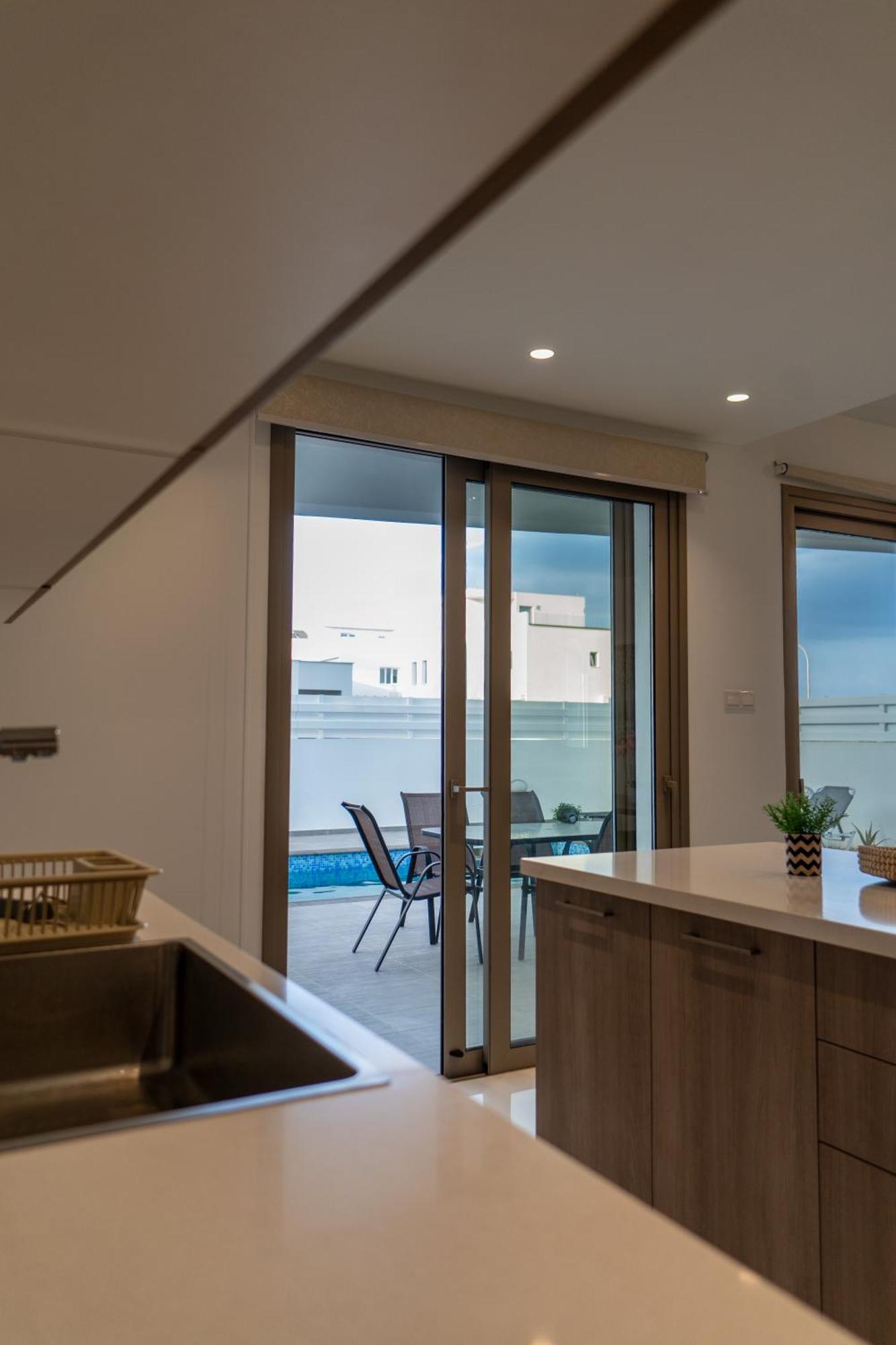 Hubstay - Seaview Villa Oriana In Larnaca, 10 Min Walk To The Beach Εξωτερικό φωτογραφία